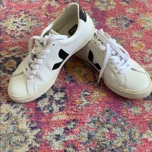 Like new Veja Espalar sneaker in black// US size 5
